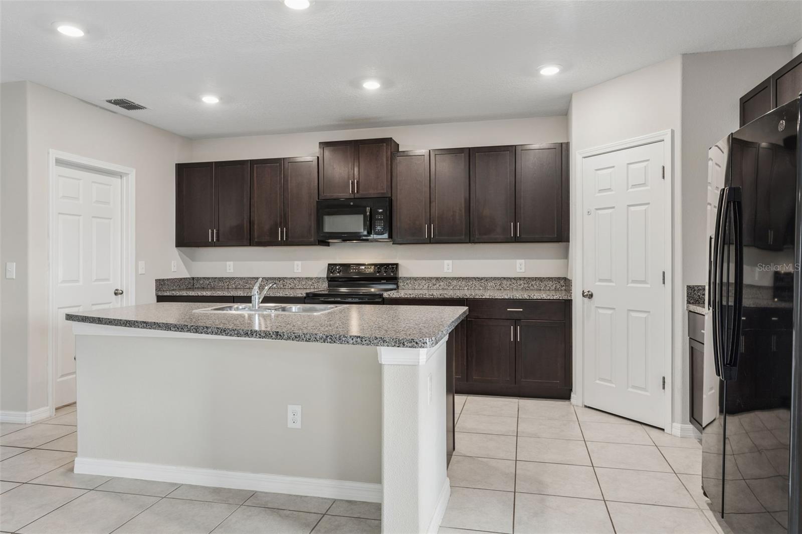 VENTANA GROVES - Residential