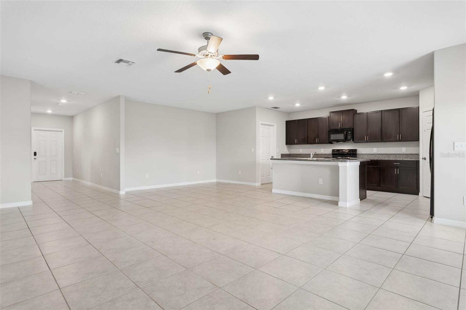 VENTANA GROVES - Residential