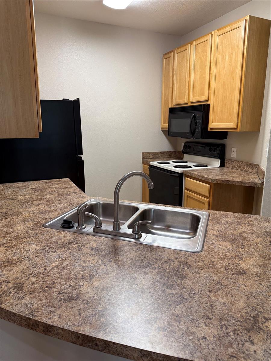 COURTNEY PALMS CONDO - Residential Lease