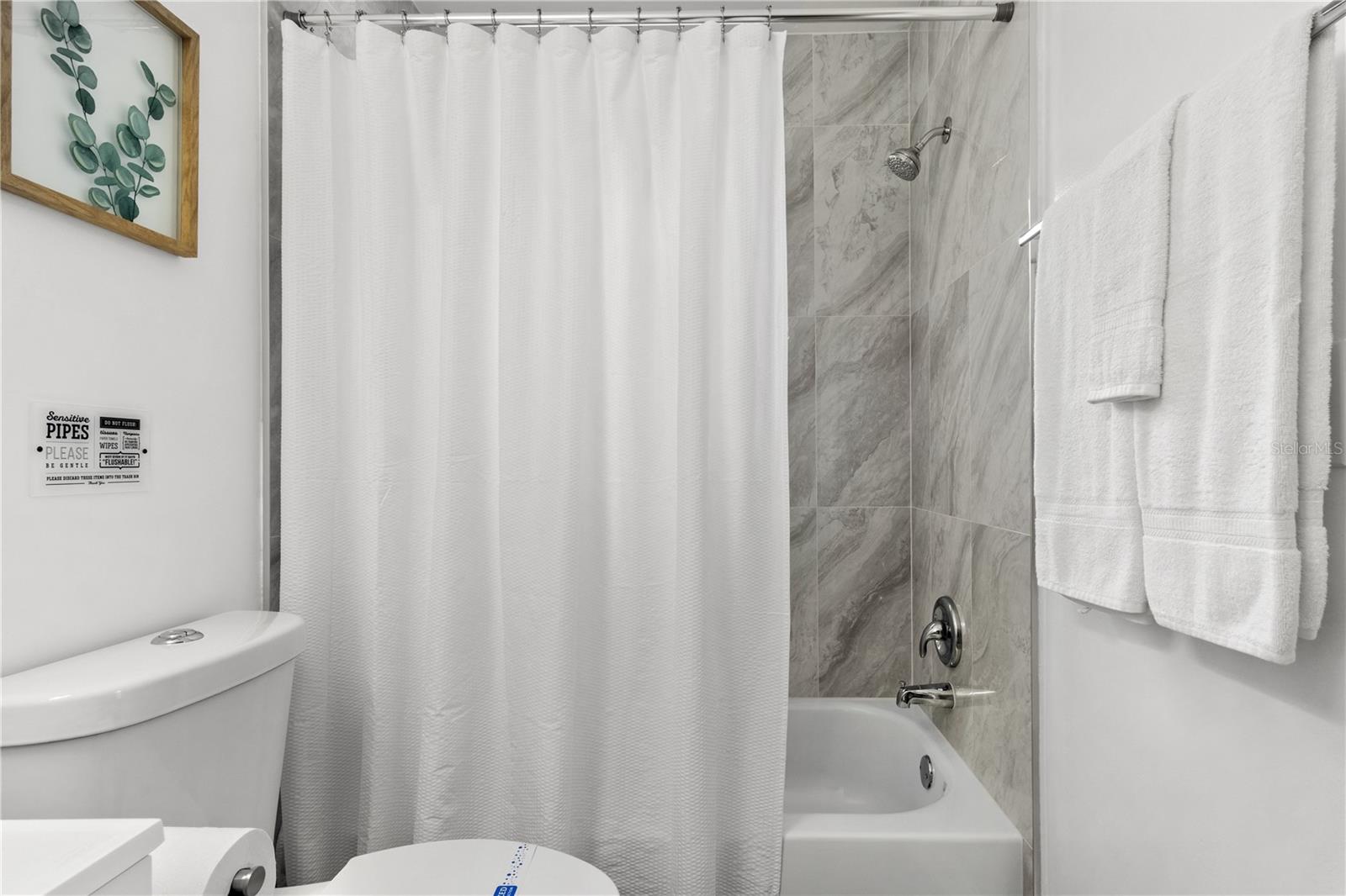 BAY PINES MANOR - Residential Income