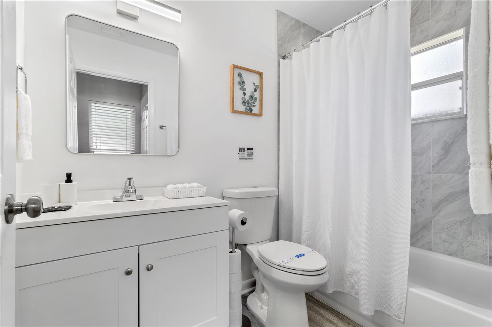 BAY PINES MANOR - Residential Income