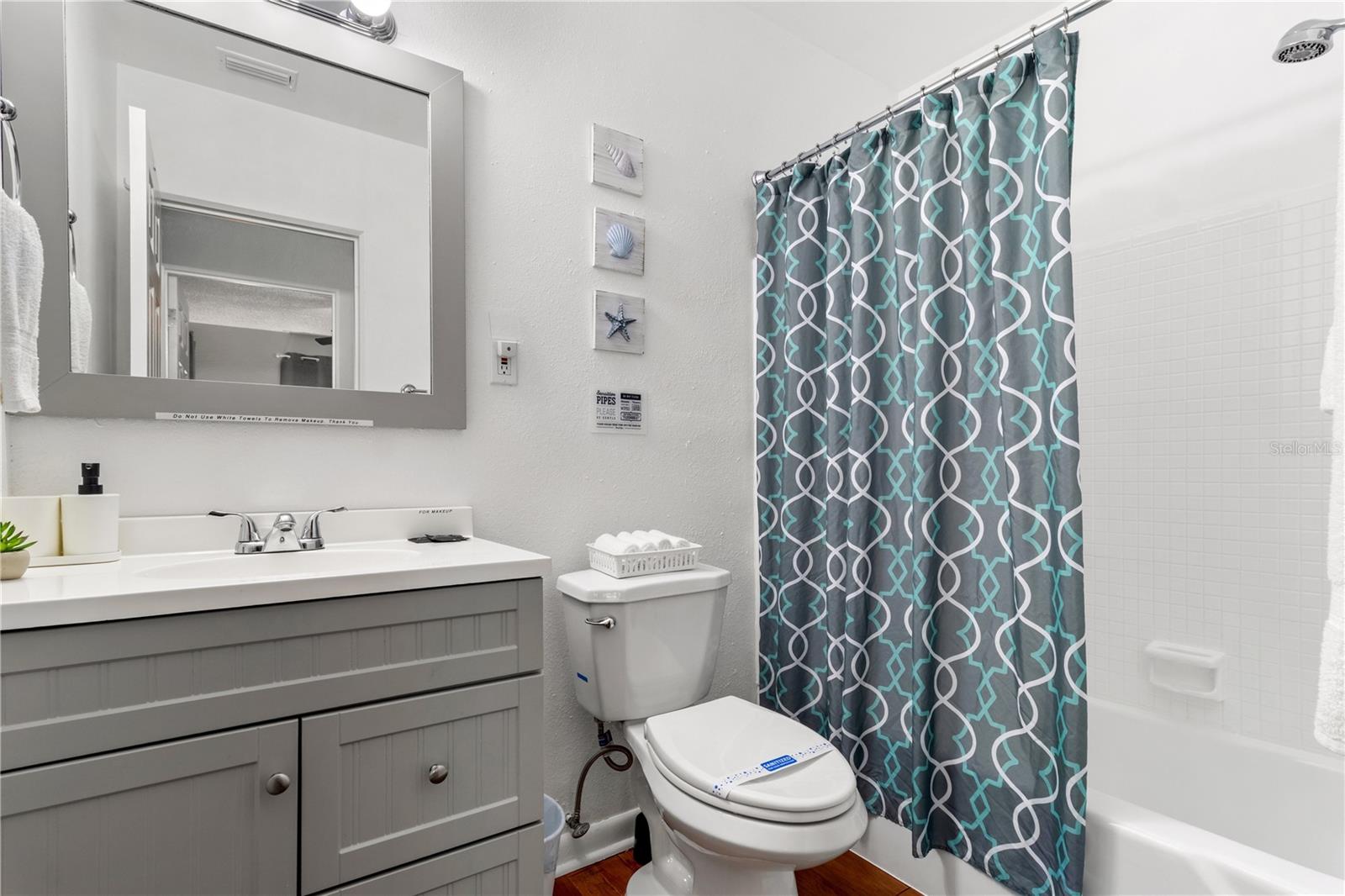 BAY PINES MANOR - Residential Income