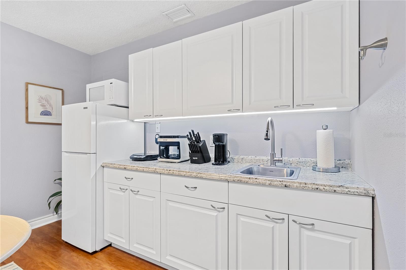 BAY PINES MANOR - Residential Income