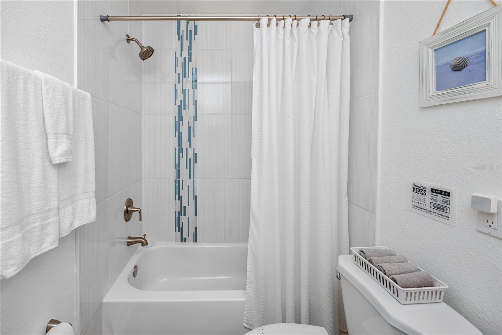 BAY PINES MANOR - Residential Income