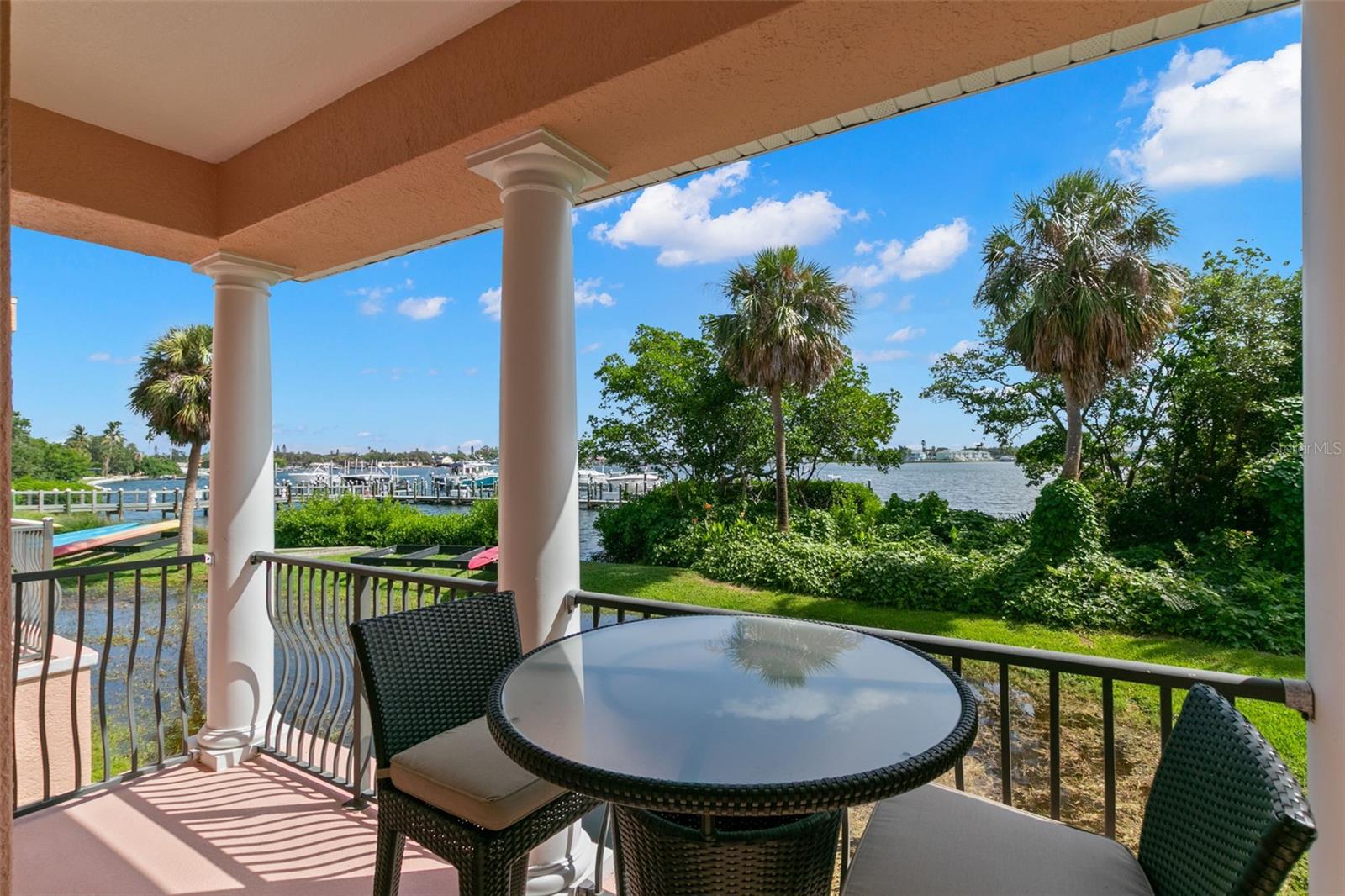 24 MANGROVE POINT