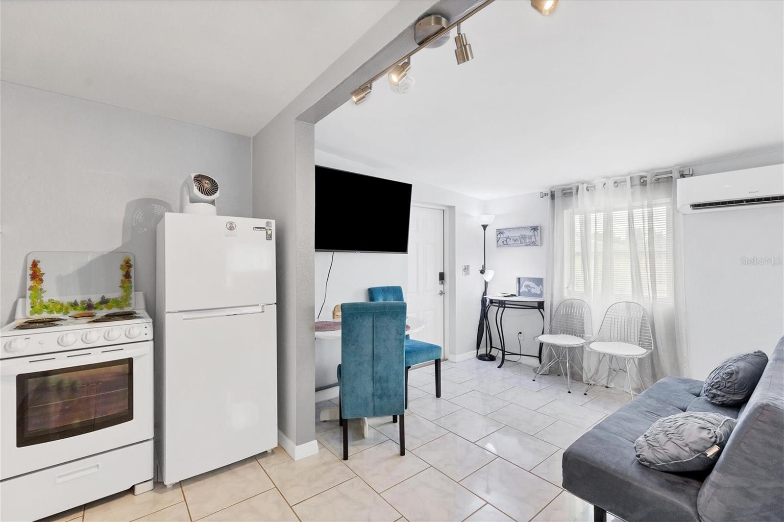 WARM MINERAL SPGS - Residential Income