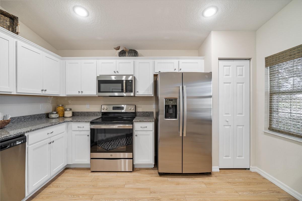10403 S DREW BRYANT CIRCLE