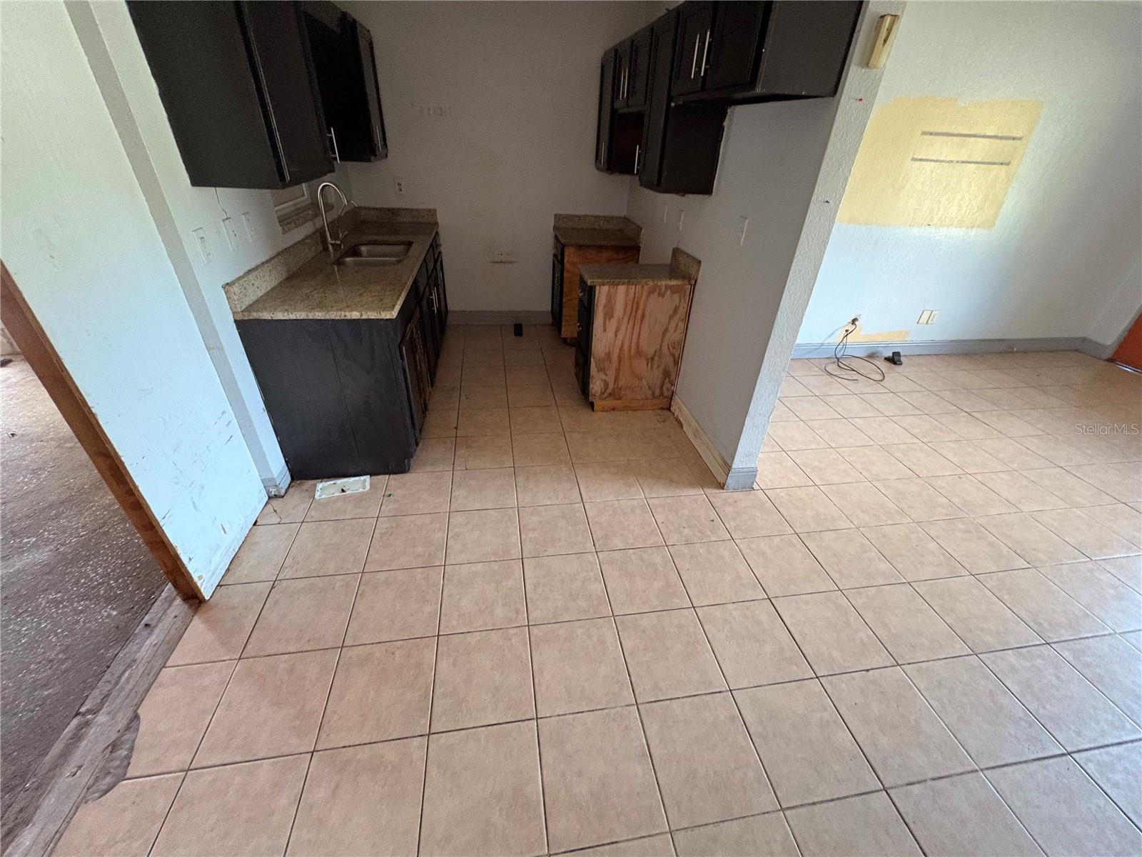 7130 LAKNER WAY