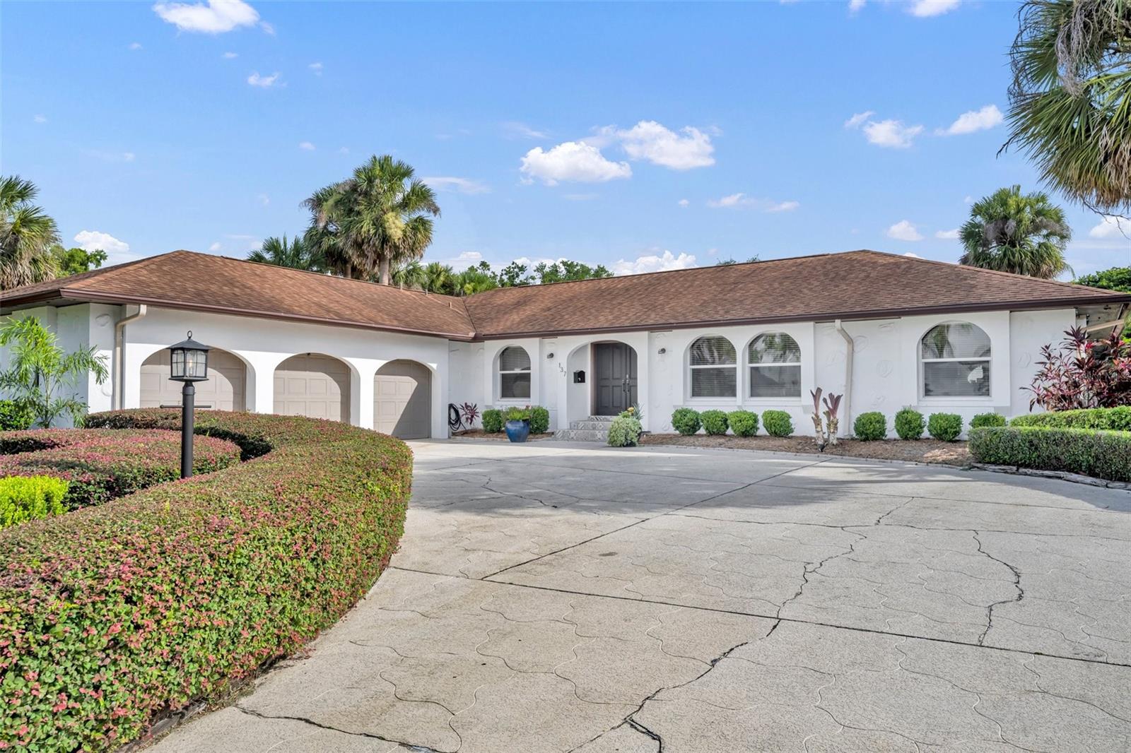 137 N SPRING LAKE DRIVE
