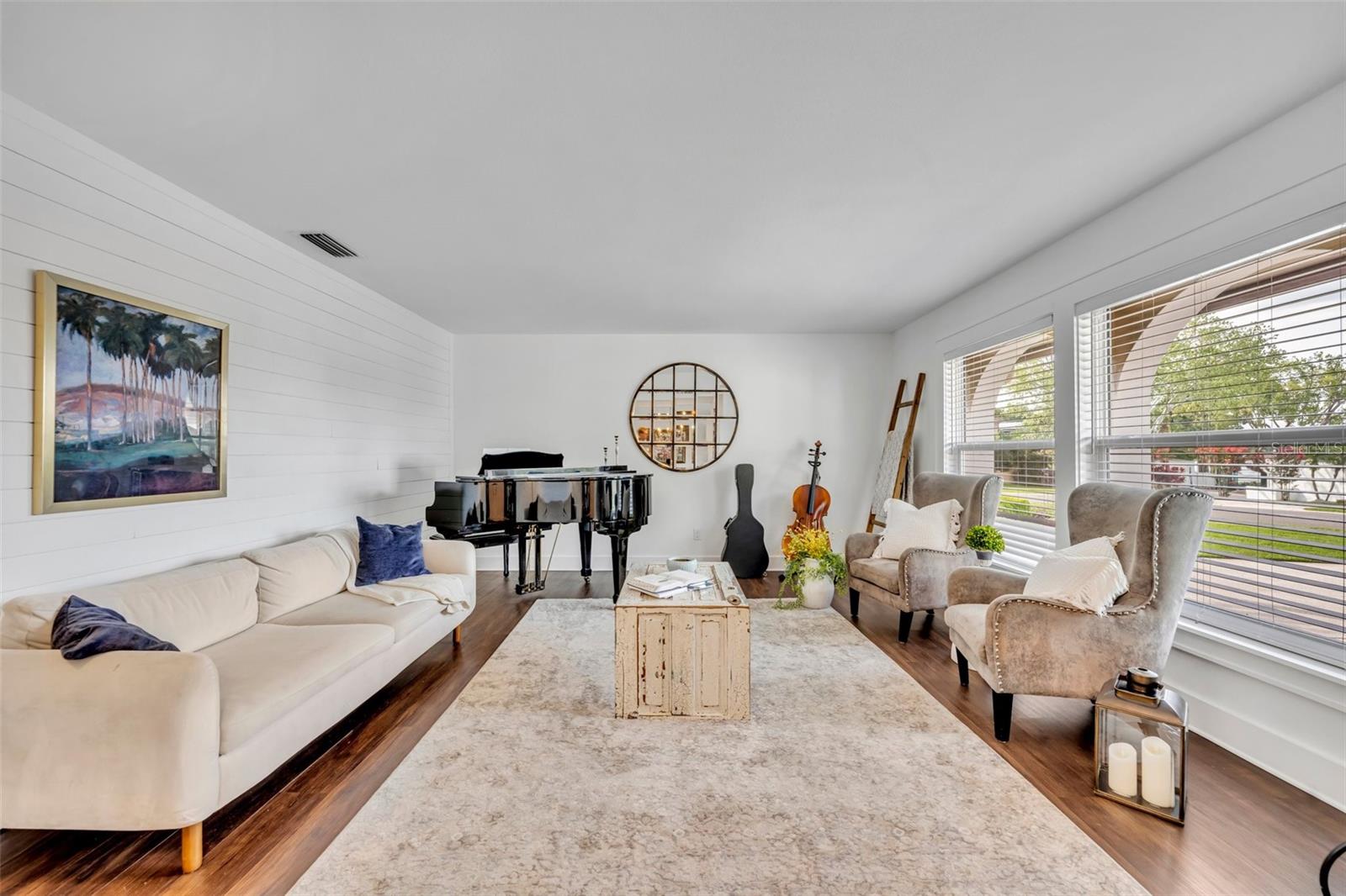 137 N SPRING LAKE DRIVE