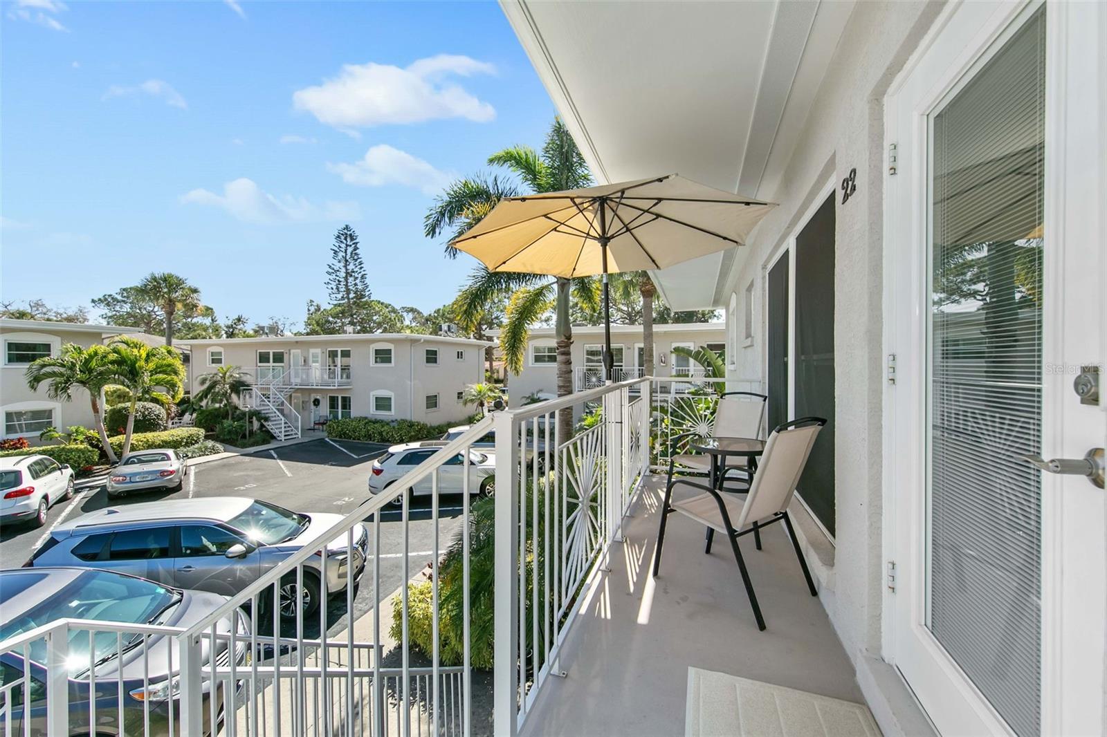 521 W VENICE AVENUE 22