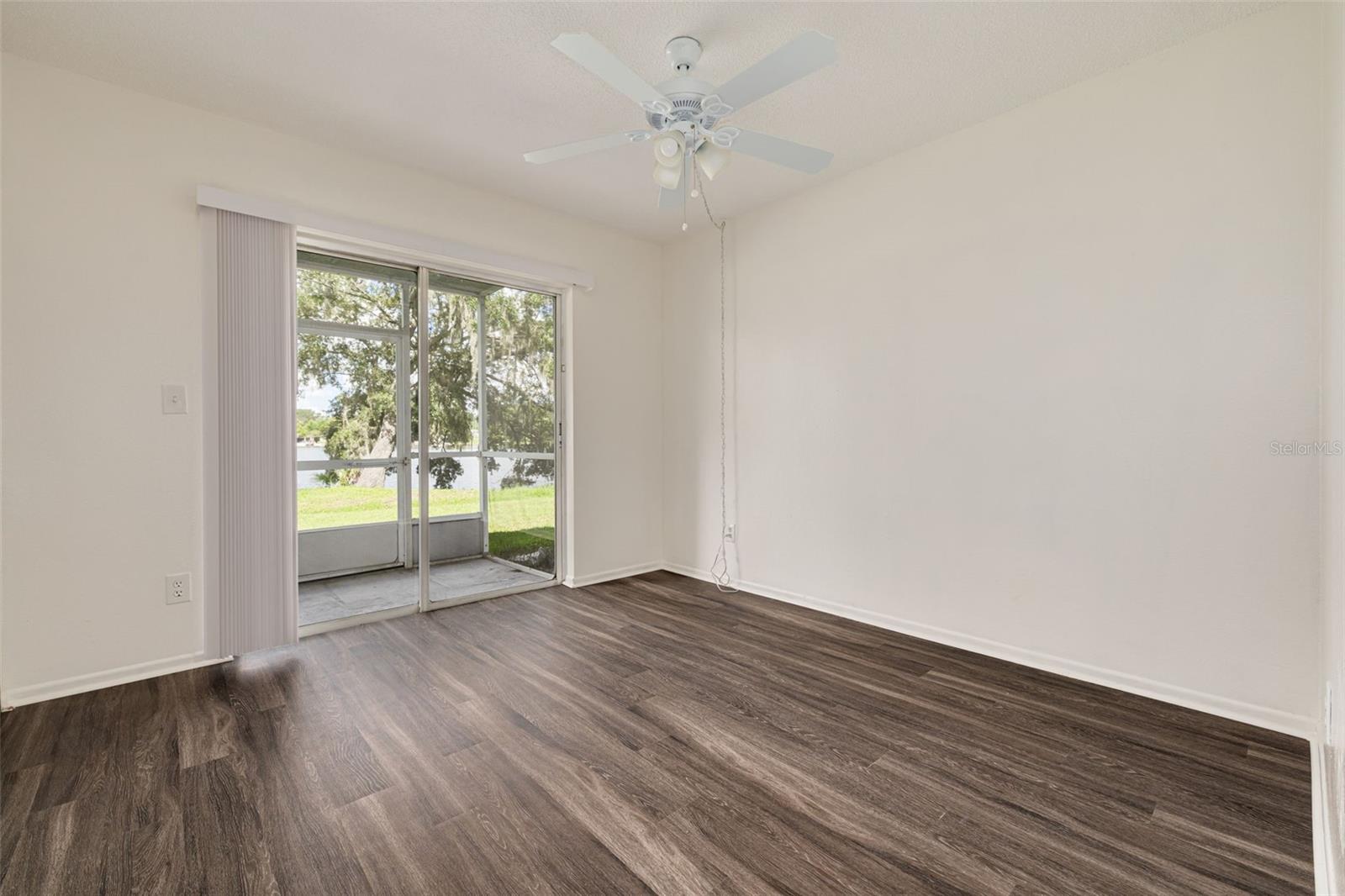 WATERSIDE CONDO III - Residential