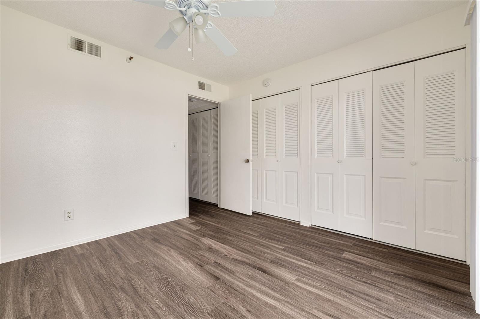 WATERSIDE CONDO III - Residential