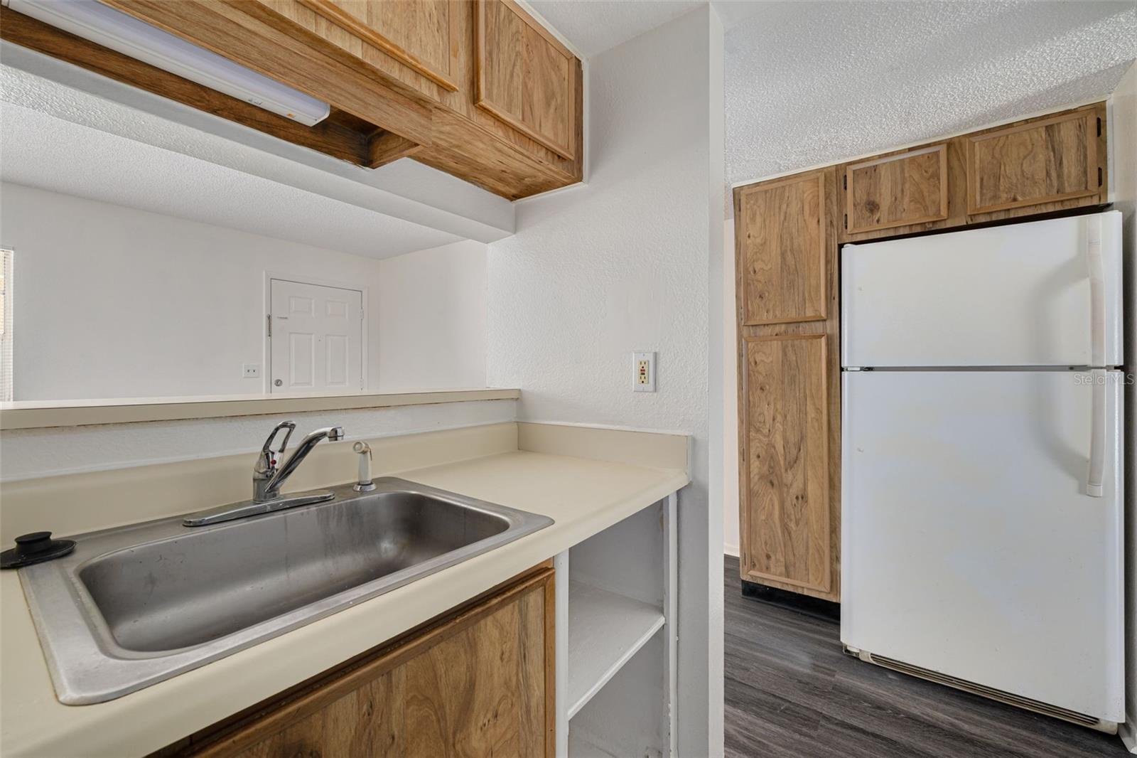 WATERSIDE CONDO III - Residential