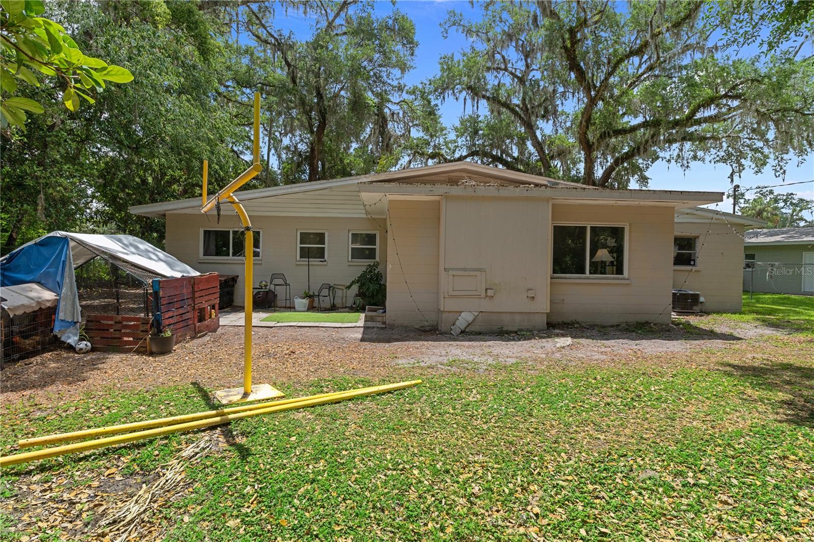 COUNTRY CLUB ESTATES UNREC - Residential