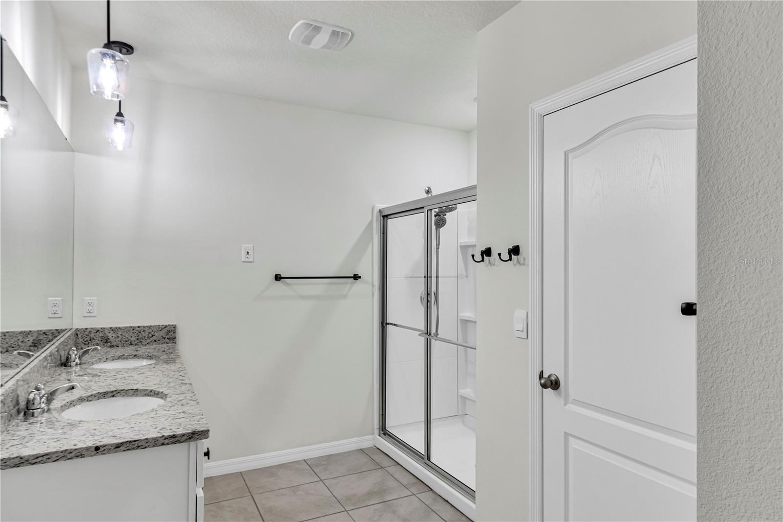 RIVIERA BELLA UN 9B - Residential Lease