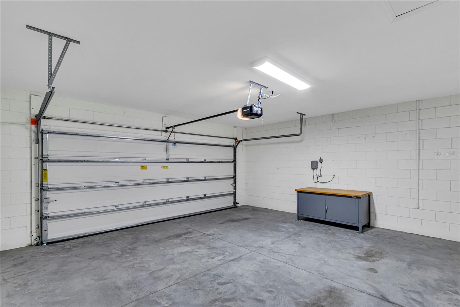 RIVIERA BELLA UN 9B - Residential Lease