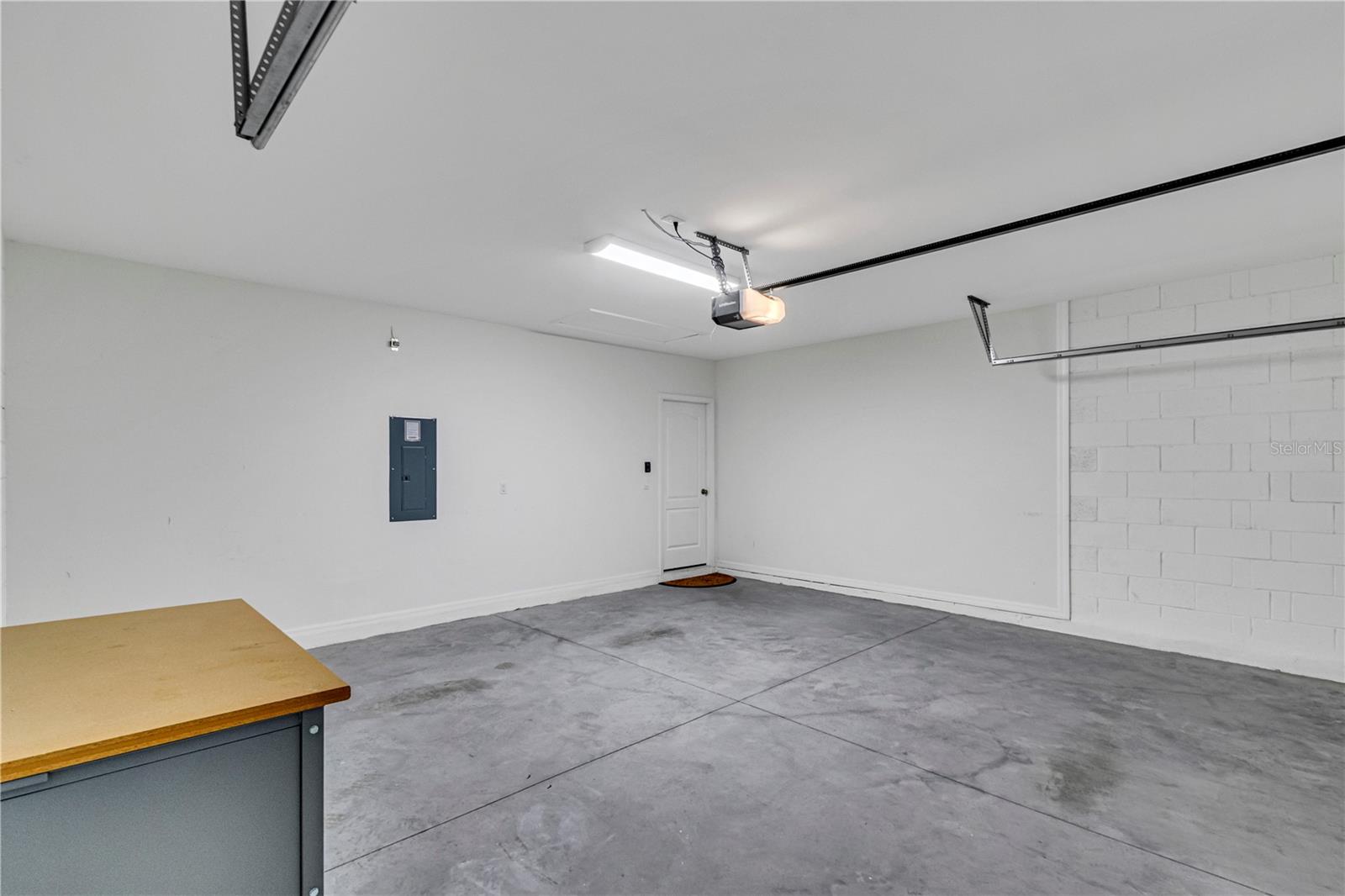 RIVIERA BELLA UN 9B - Residential Lease