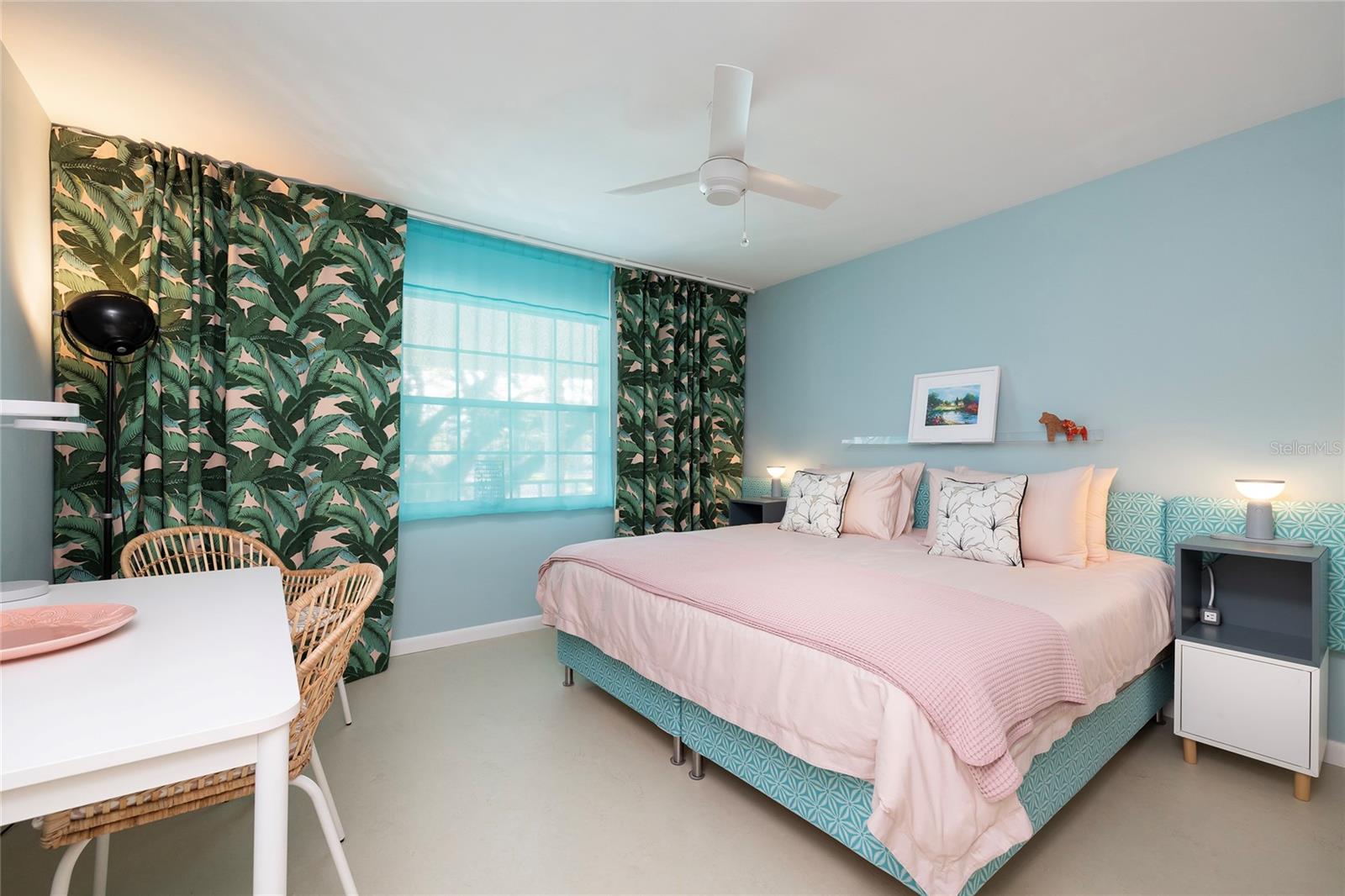 DOUGLAS ARMS - Residential