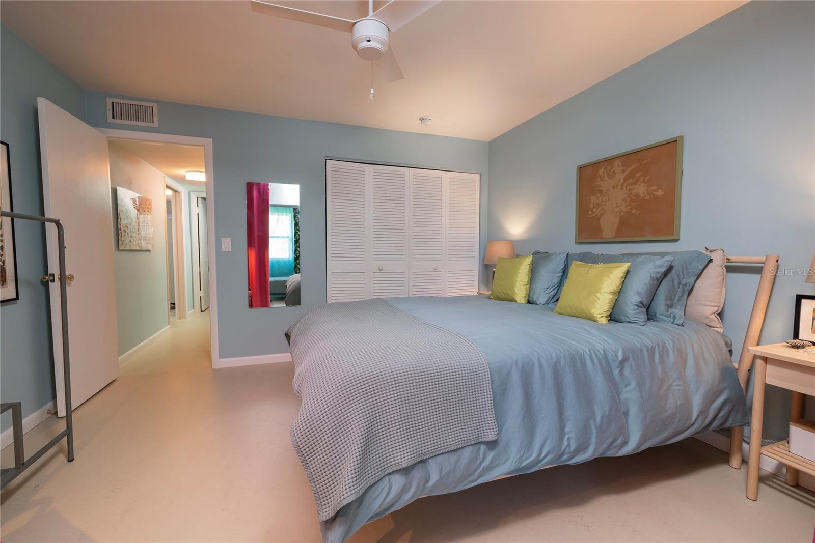 DOUGLAS ARMS - Residential