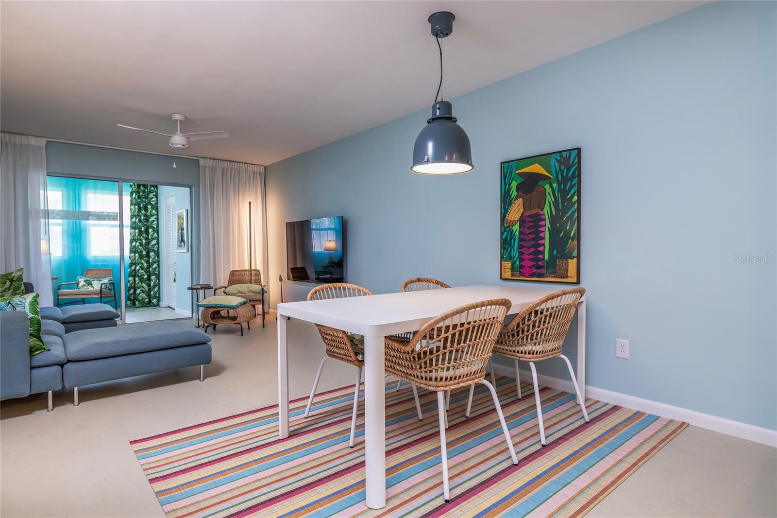 DOUGLAS ARMS - Residential