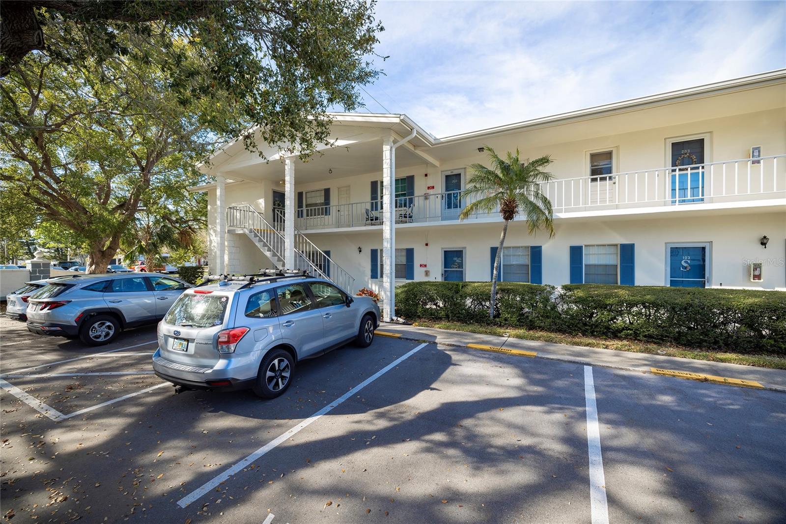 DOUGLAS ARMS - Residential