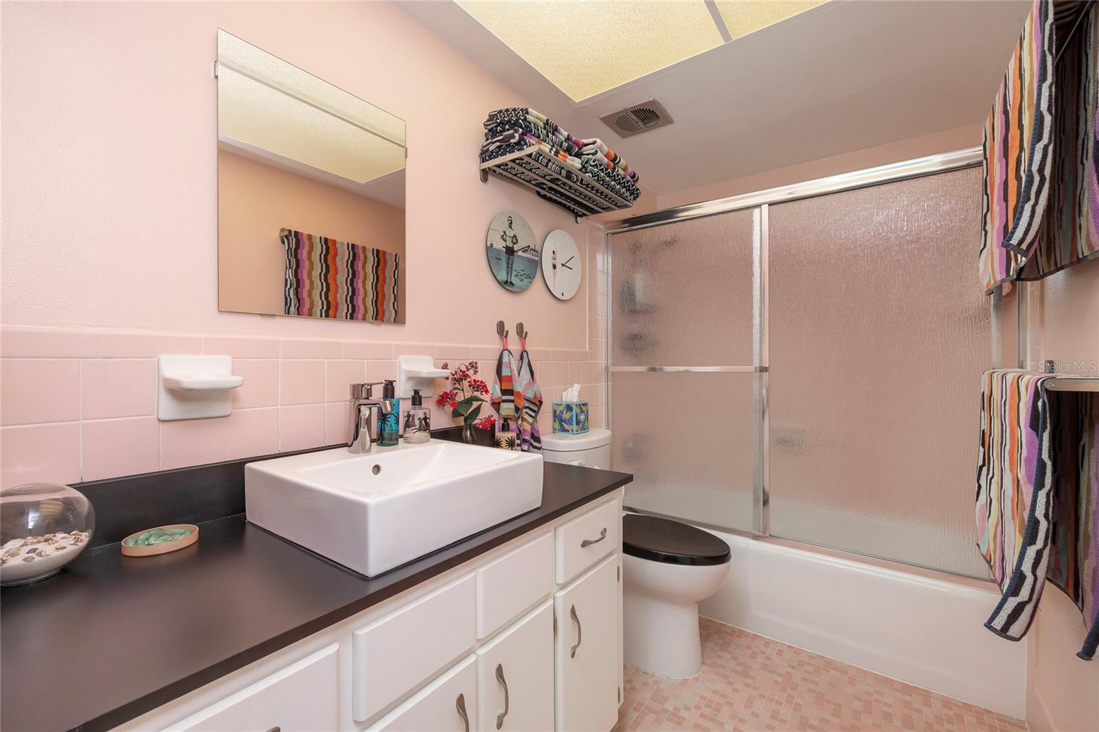 DOUGLAS ARMS - Residential