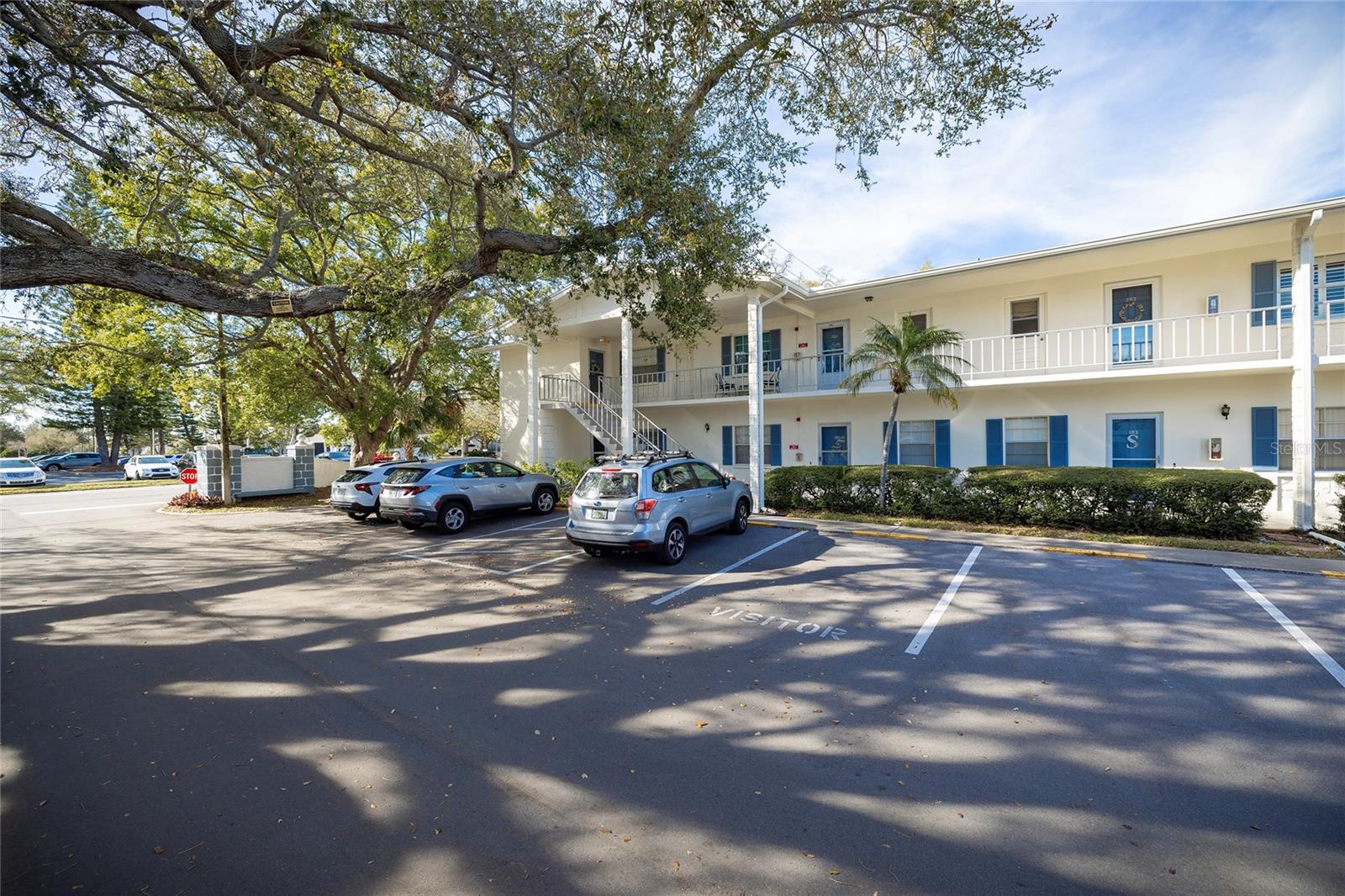 DOUGLAS ARMS - Residential