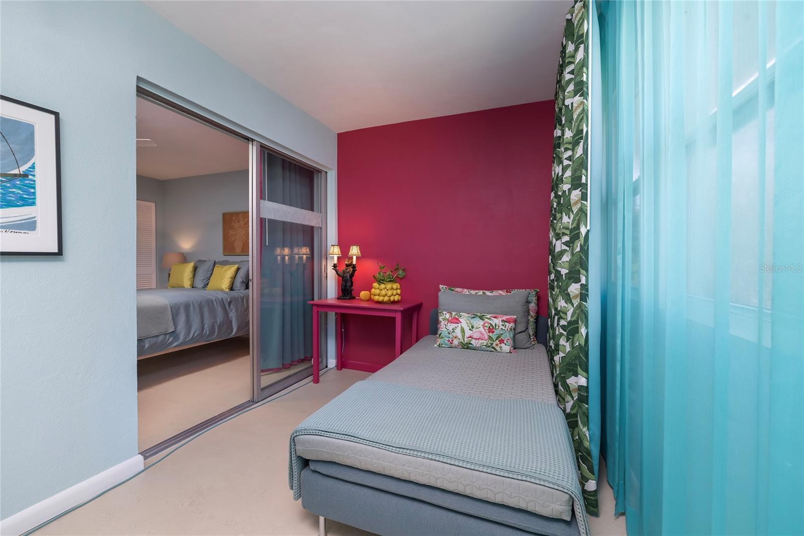 DOUGLAS ARMS - Residential