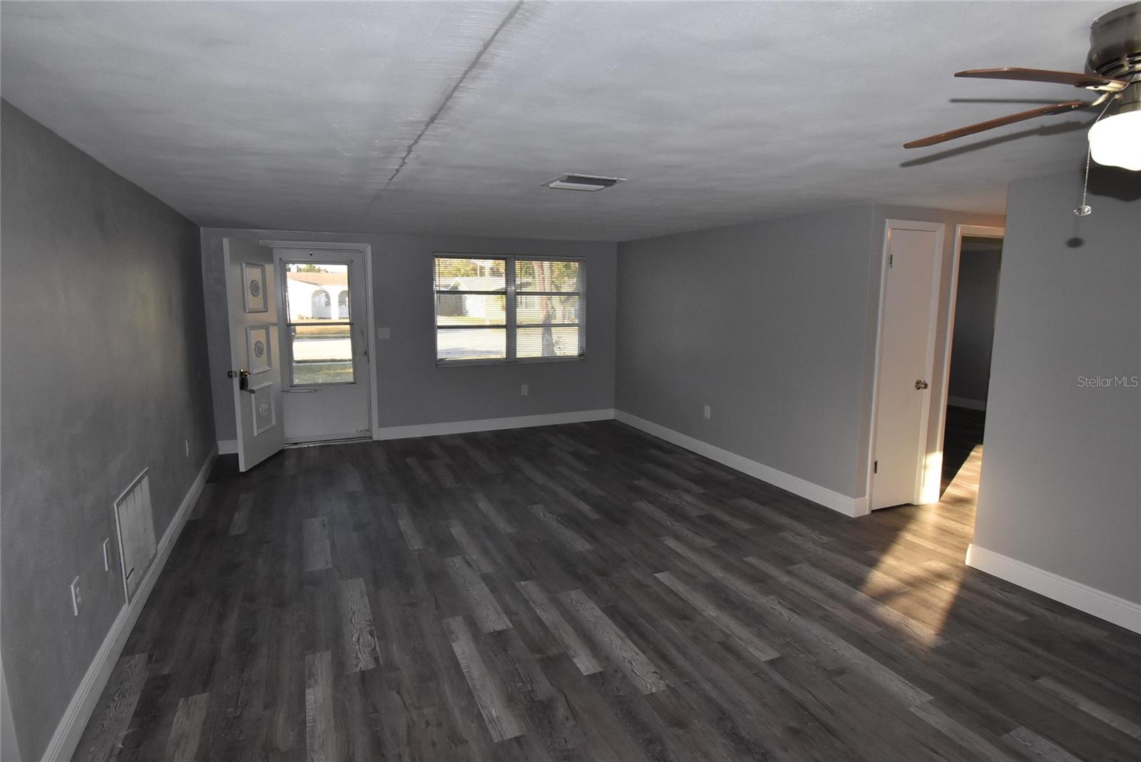 EMBASSY HILLS - Residential