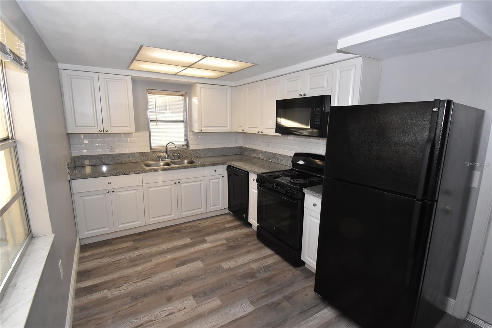 EMBASSY HILLS - Residential