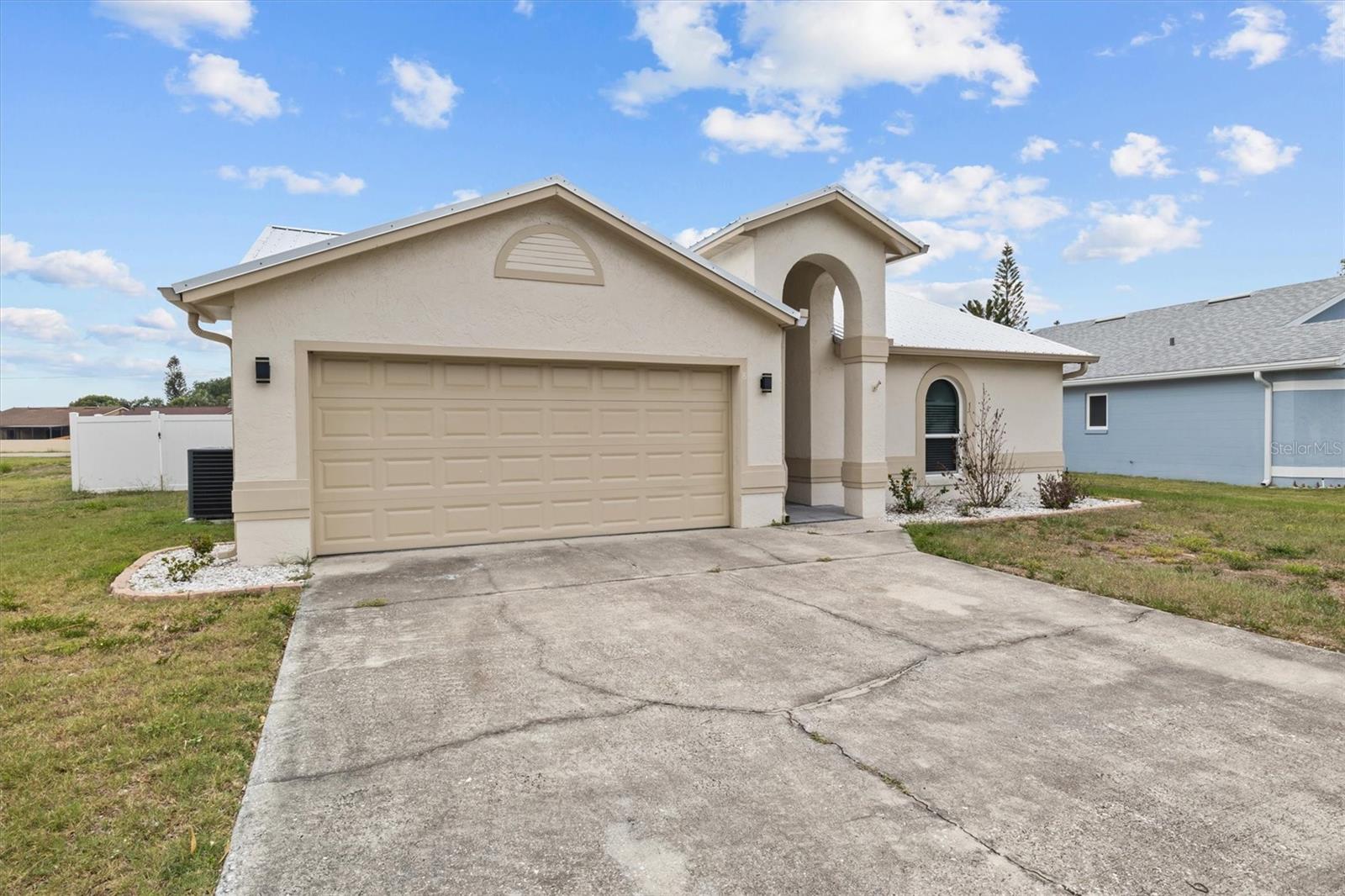 8 SAINT KITTS CIRCLE