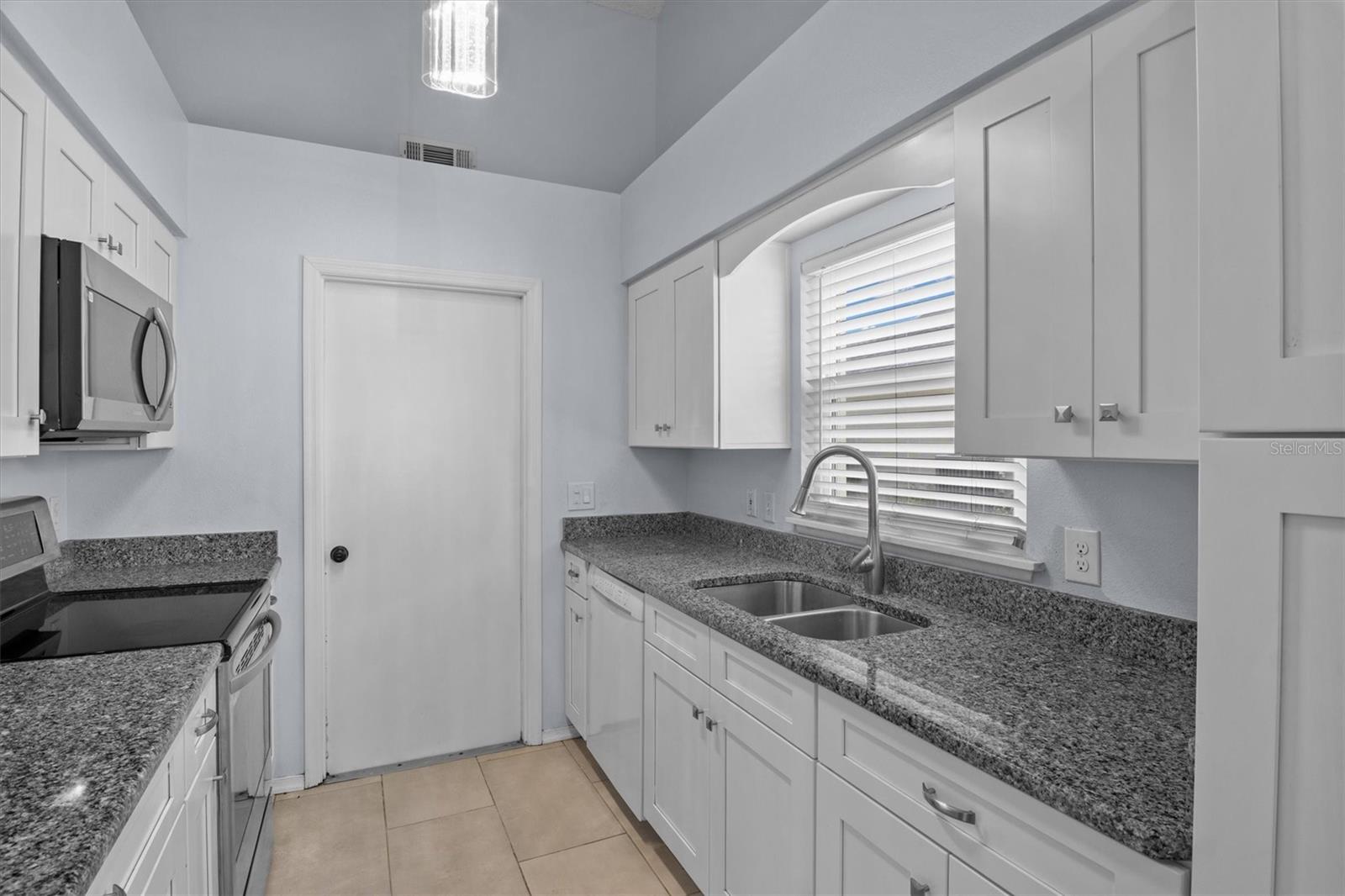PLANTERS WALK - Residential