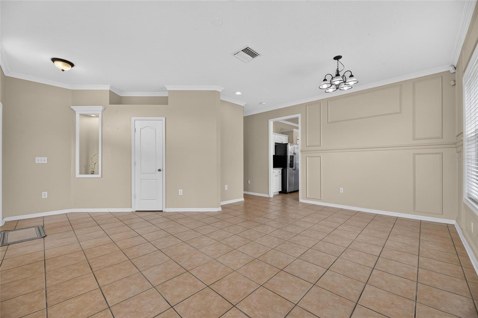 24519 BREEZY OAK COURT