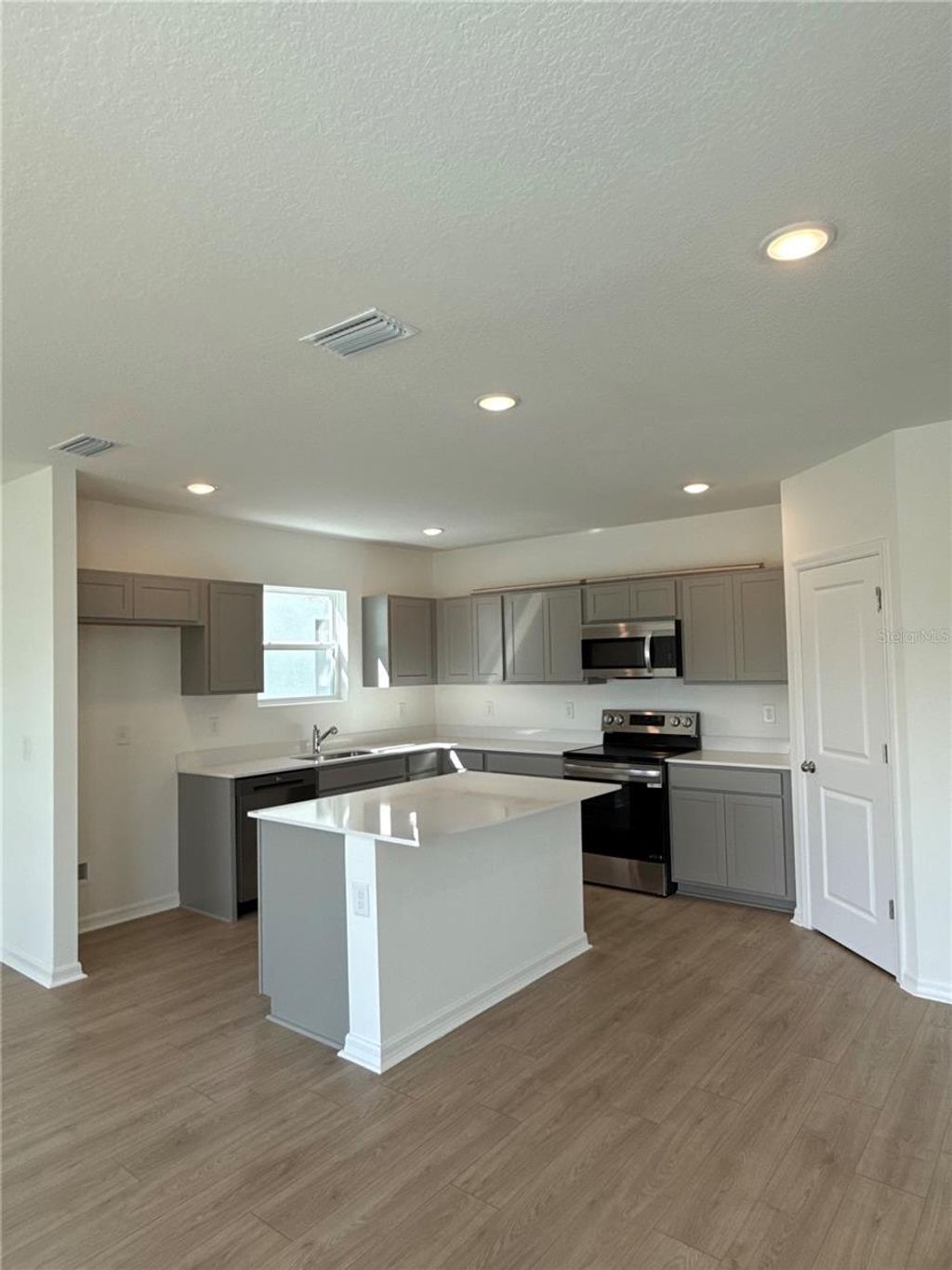 Photo of 13123 Sassafras Trl, Parrish, FL 34219 (MLS # A4684864)