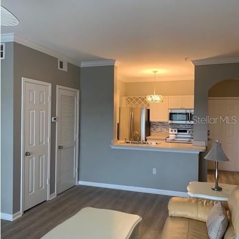 RESIDENCE AT RENAISSANCE - Residential Lease