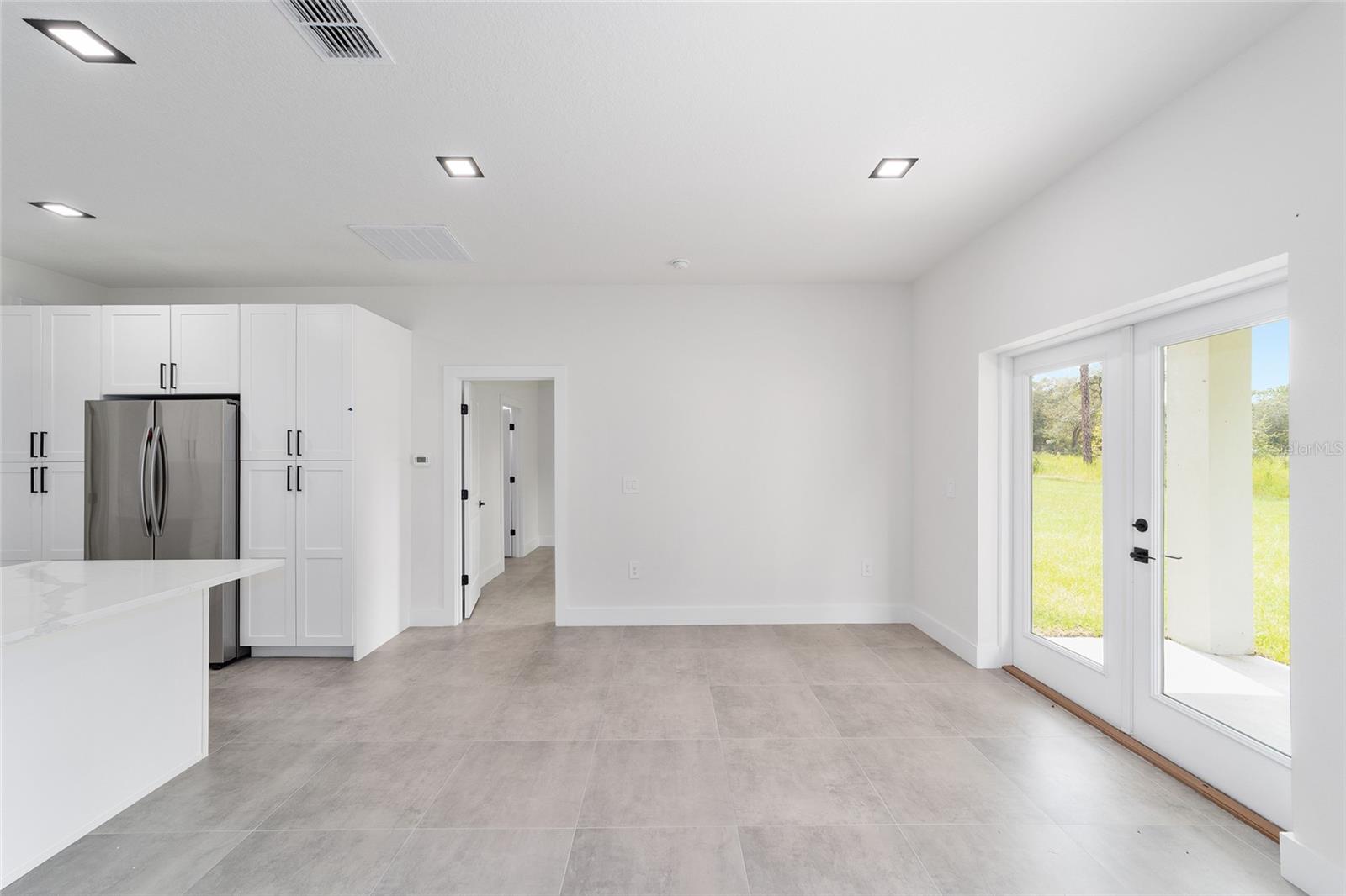 RAINBOW PK UN #3 - Residential Lease