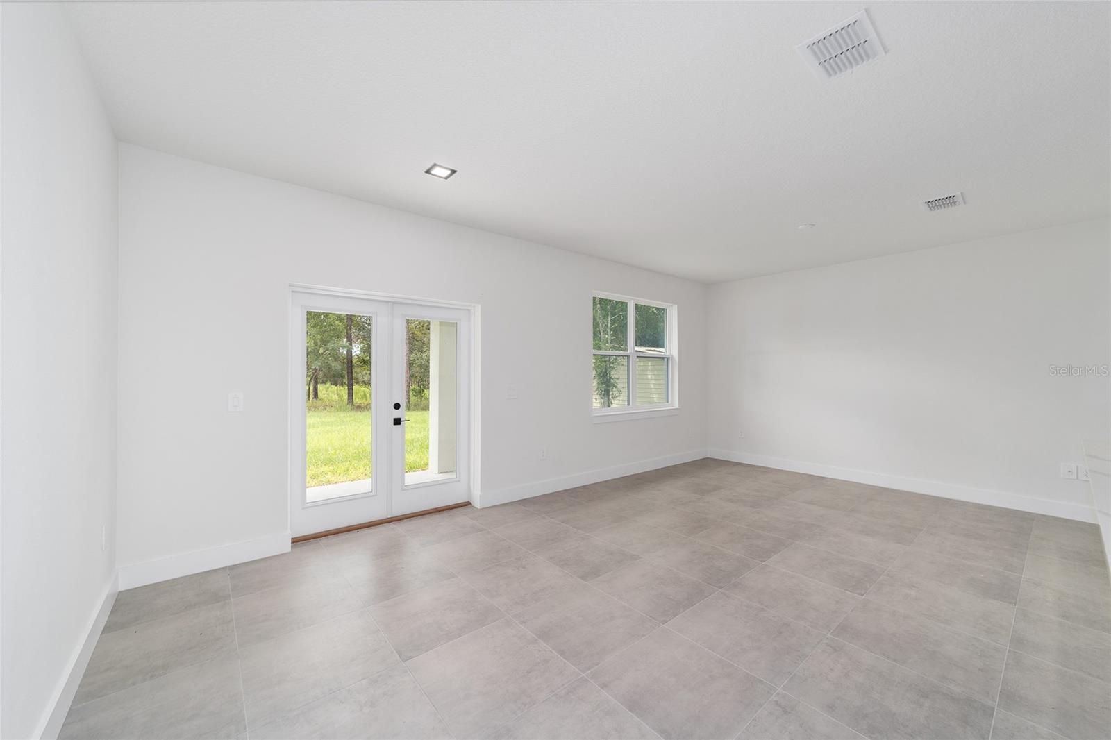 RAINBOW PK UN #3 - Residential Lease