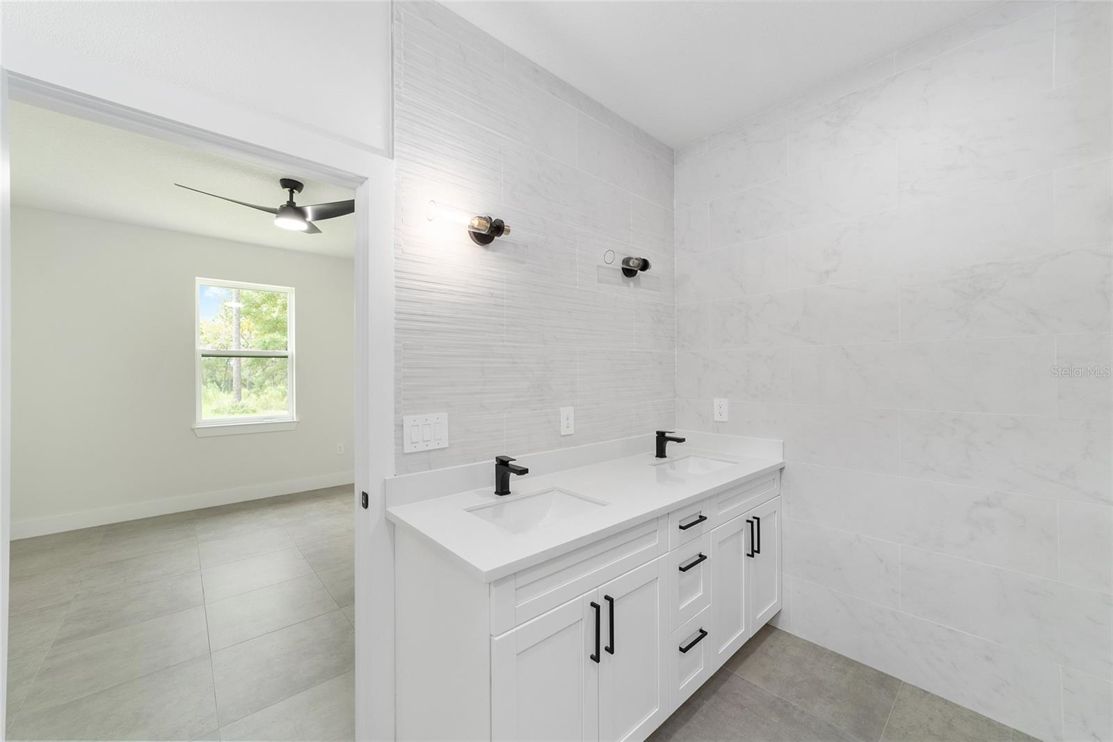 RAINBOW PK UN #3 - Residential Lease