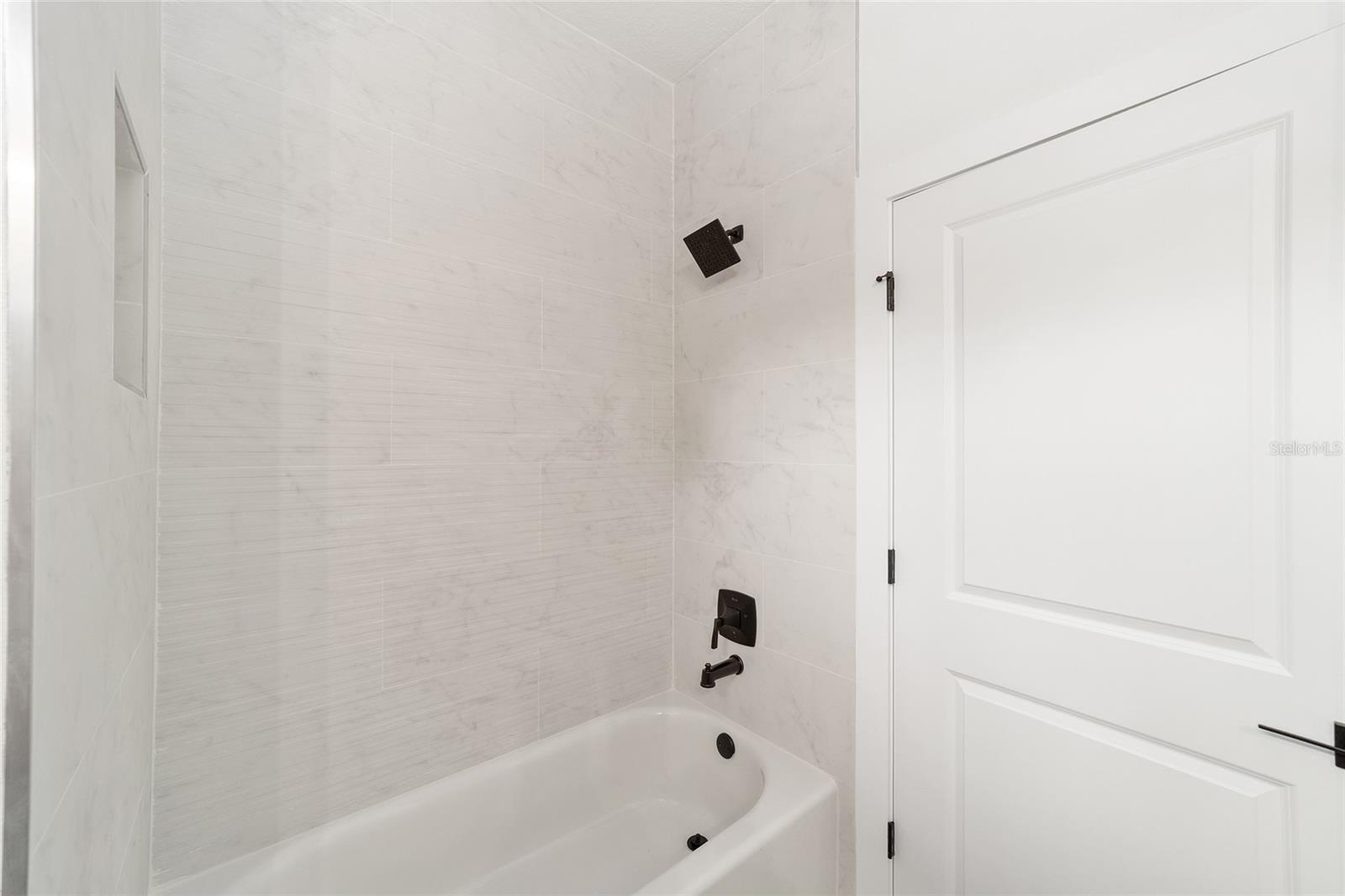 RAINBOW PK UN #3 - Residential Lease