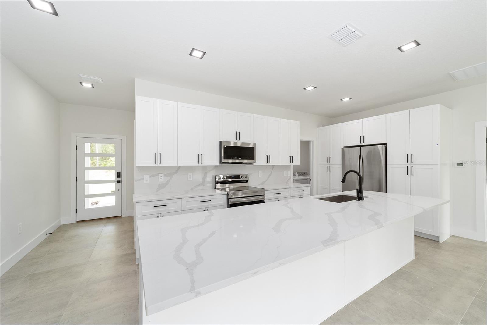 RAINBOW PK UN #3 - Residential Lease