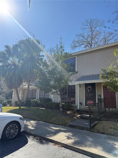 Photo of 1701 SE 24th Road #202, Ocala, FL 34471 (MLS # OM714622)