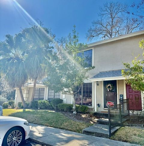 Photo of 1701 SE 24th Road #202, Ocala, FL 34471 (MLS # OM714622)