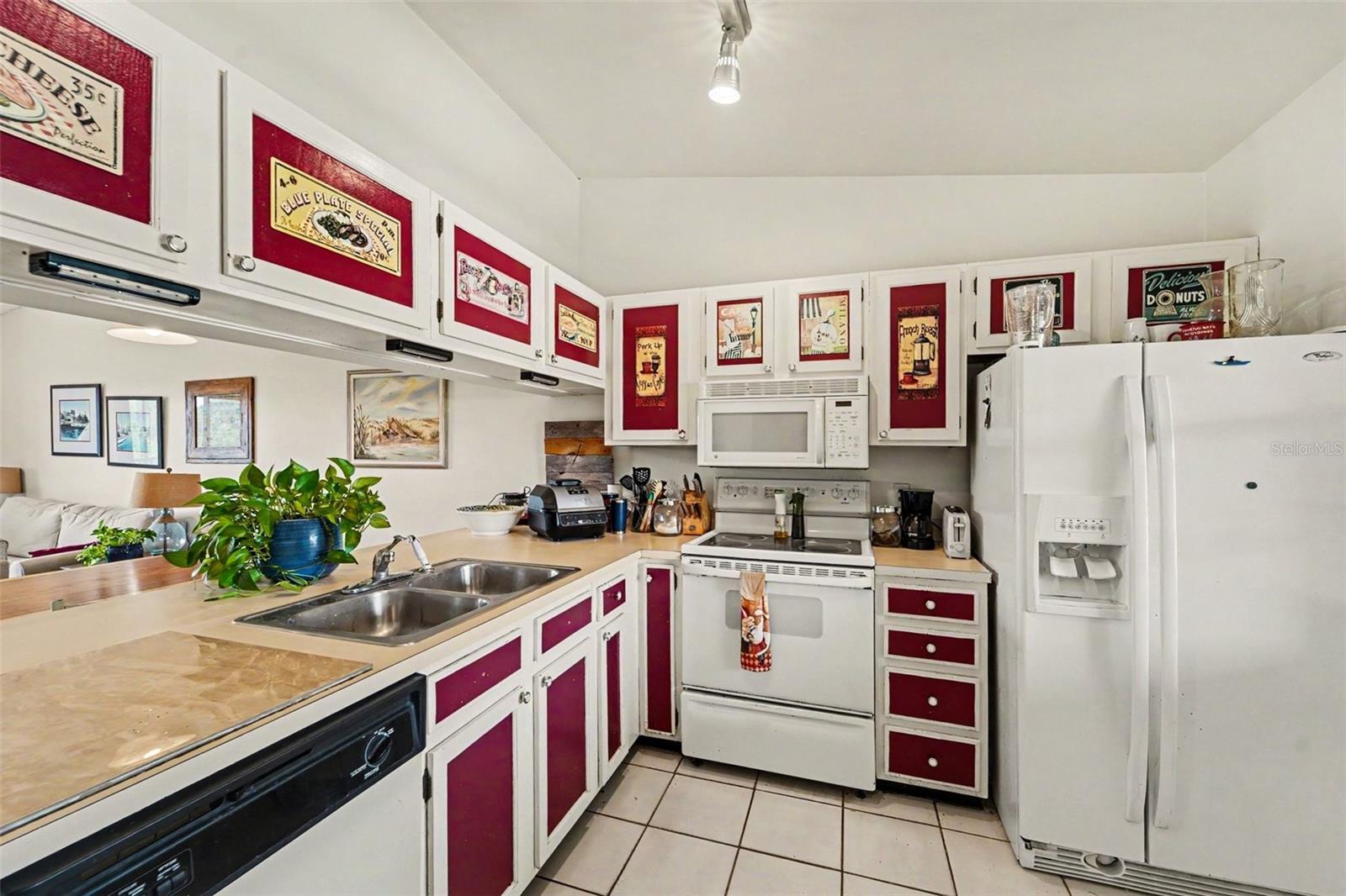 1702 SEASCAPE CIRCLE 203