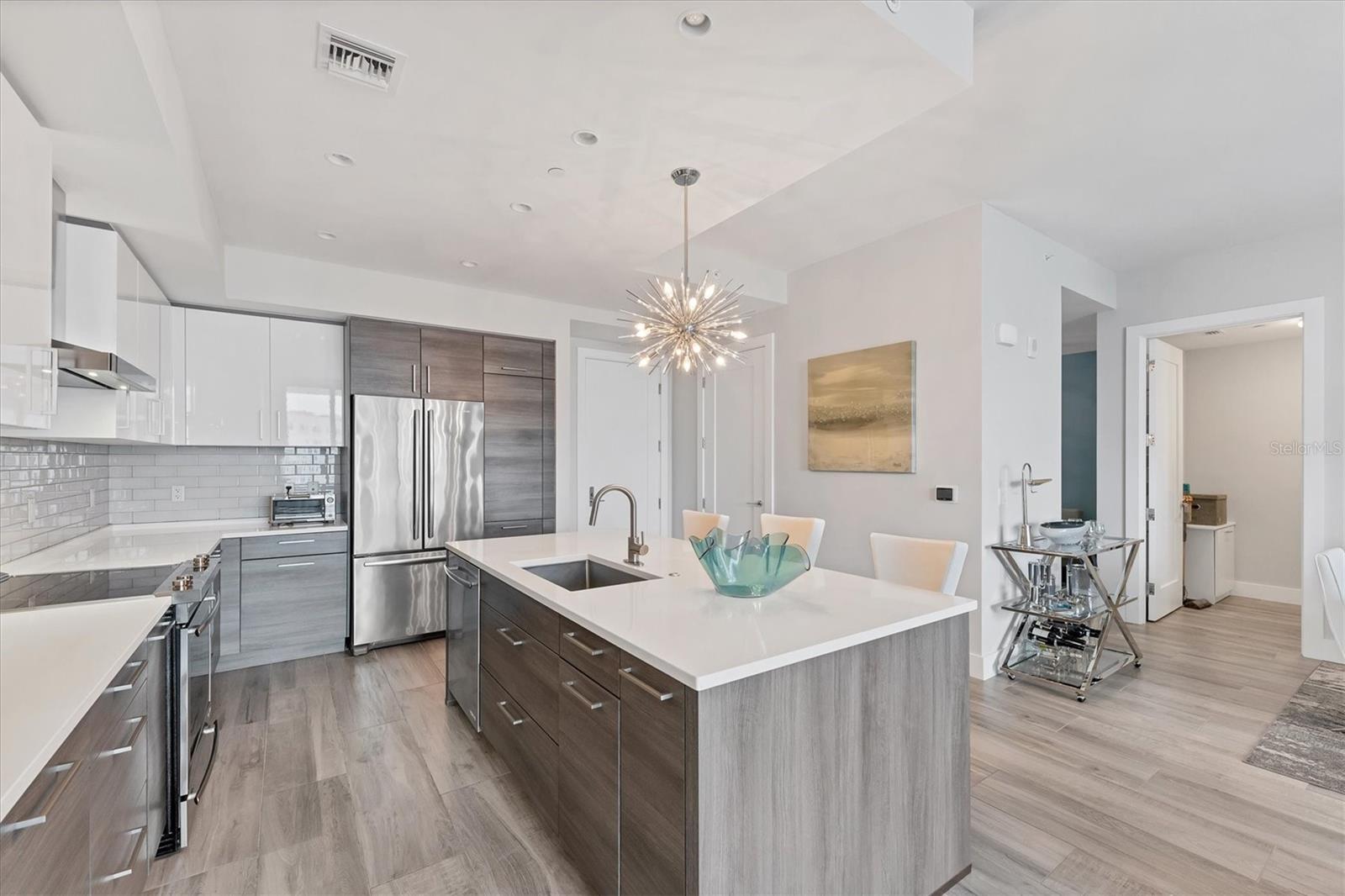 111 S PINEAPPLE AVENUE 711