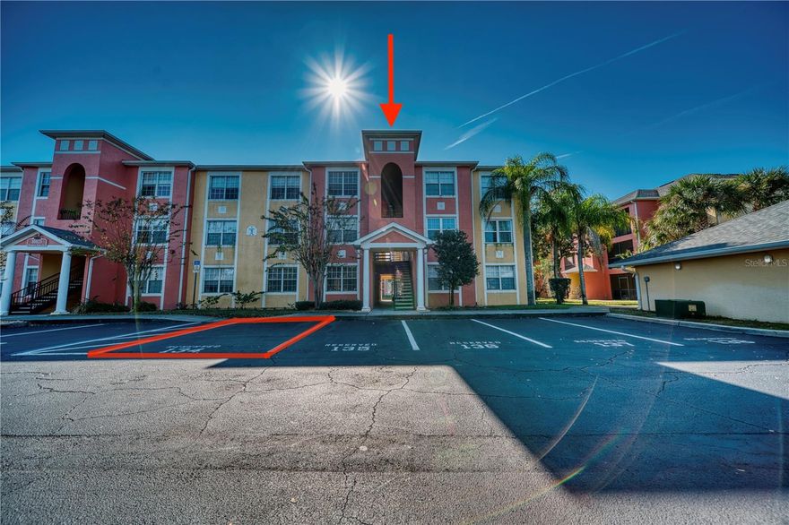 Located in a strategic area in the heart of Central Florida, within Palms Villa Residences, this apartment is offered fully furnished and move-in ready. The unit includes two beds, two sofas, three TVs, two desks with chairs, two TV stands, a bookshelf in the living room, a dining table with four chairs, and a furnished balcony with a table and two chairs. Waterbridge Elementary School is located just across the street, providing added convenience for families. The property offers easy access to SeaWorld, Universal Studios, Disney, major highways, shopping centers, restaurants, and essential services, delivering comfort and excellent accessibility in Orlando.