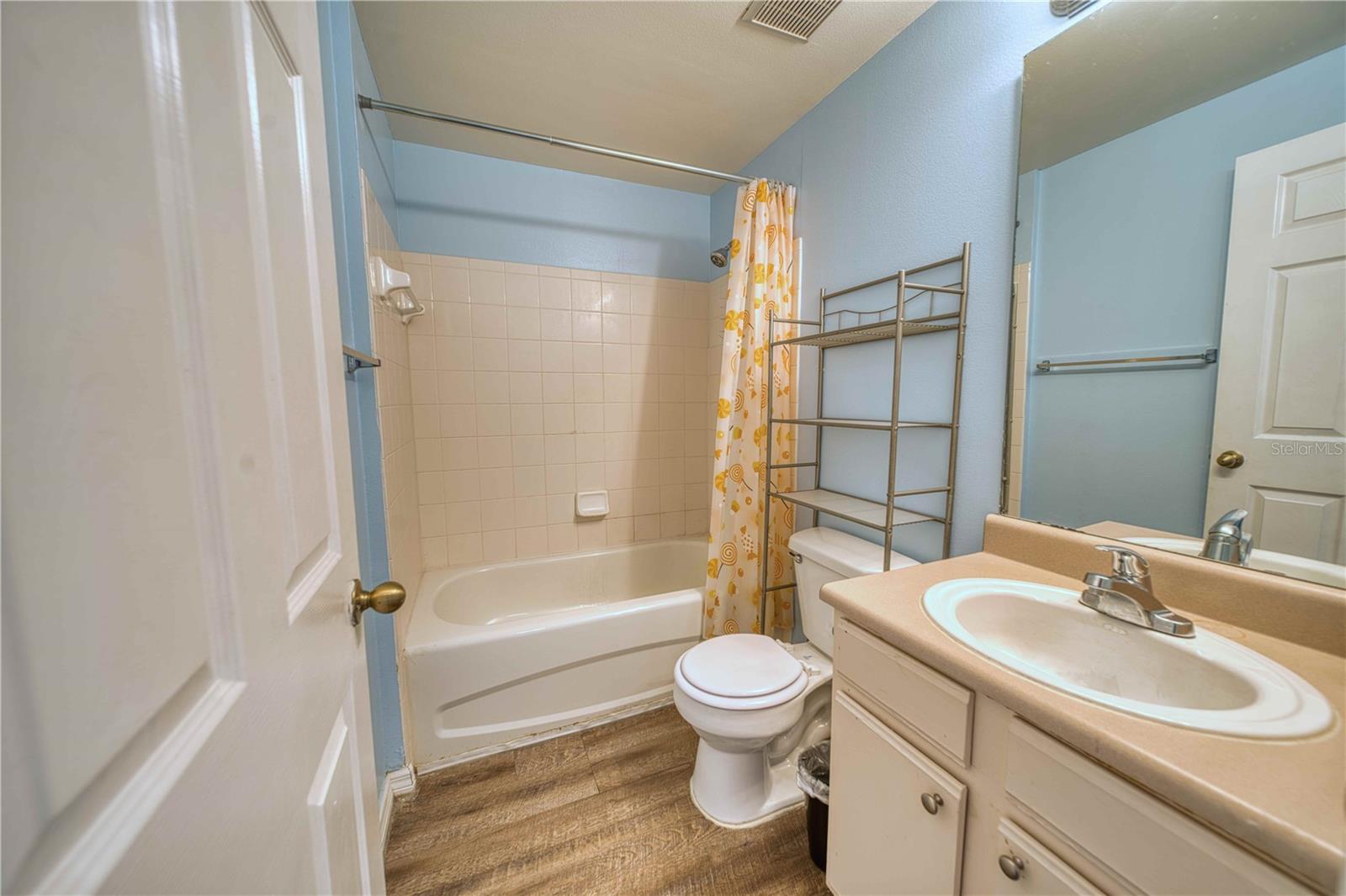 PALMS VILLA RESIDENCES CONDO - Residential Lease