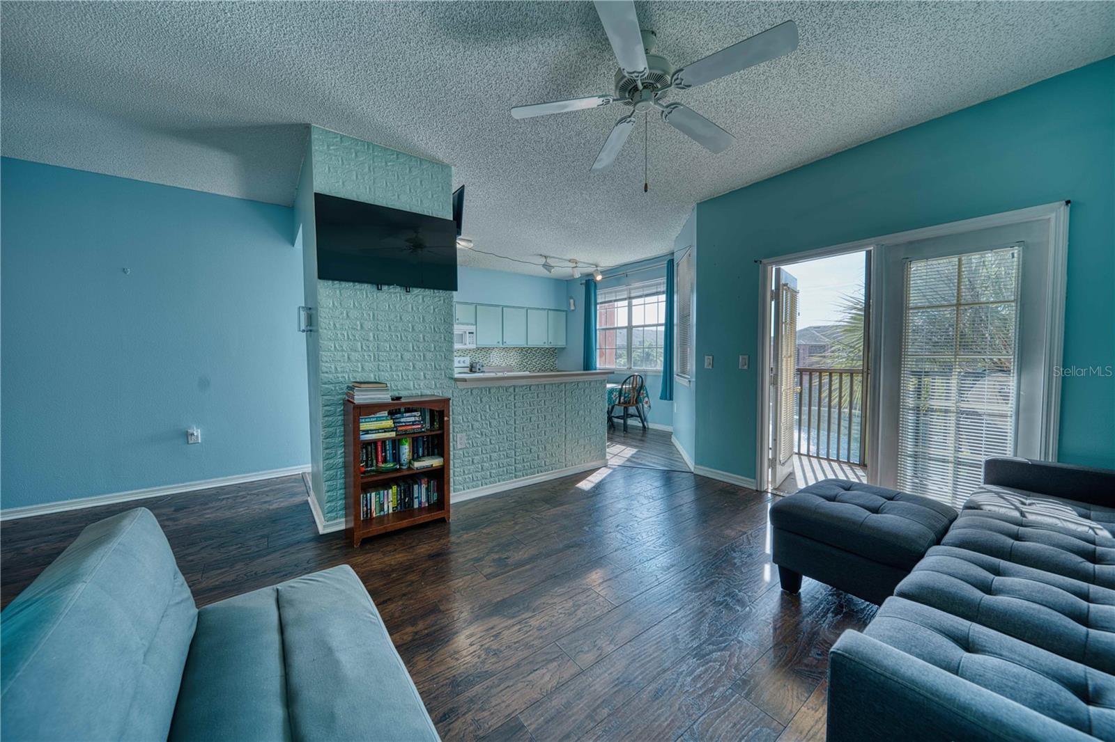 PALMS VILLA RESIDENCES CONDO - Residential Lease