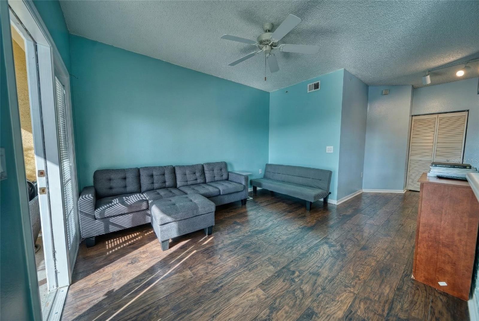 PALMS VILLA RESIDENCES CONDO - Residential Lease