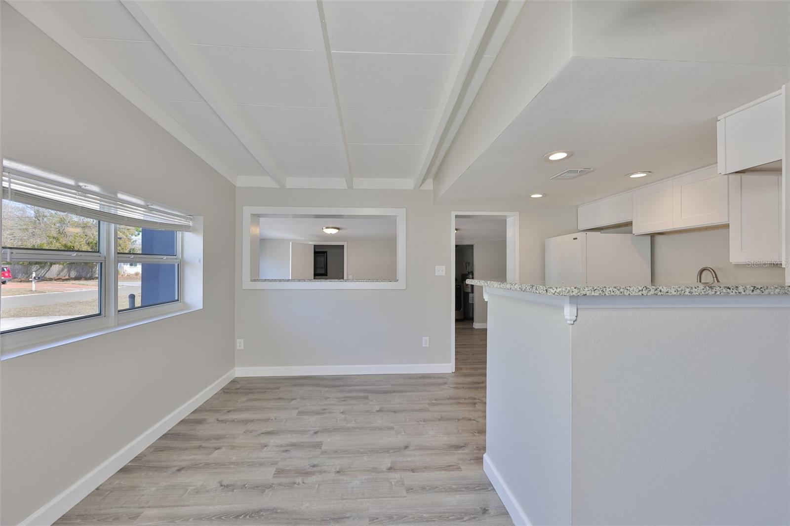 BAY BREEZE - Residential